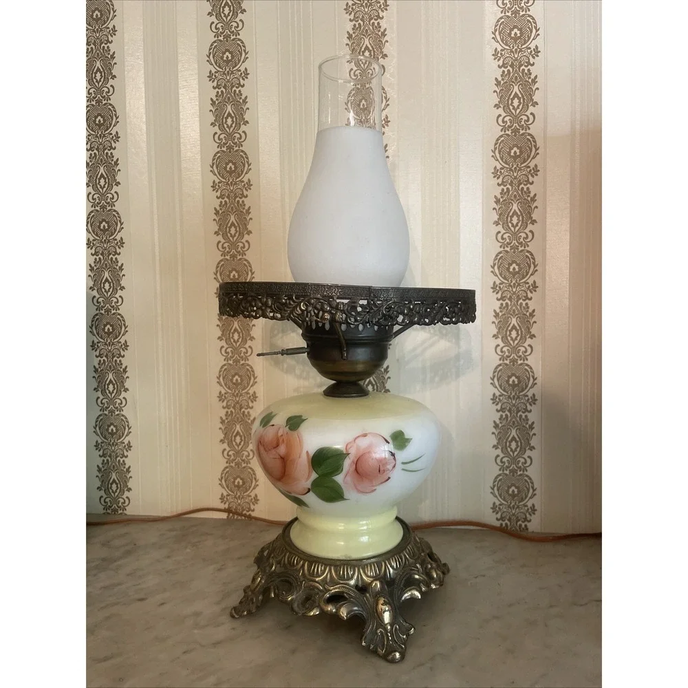 Vintage Oil‎ Lamp Converted To Electrical Flower Floral Hurricane Brass
